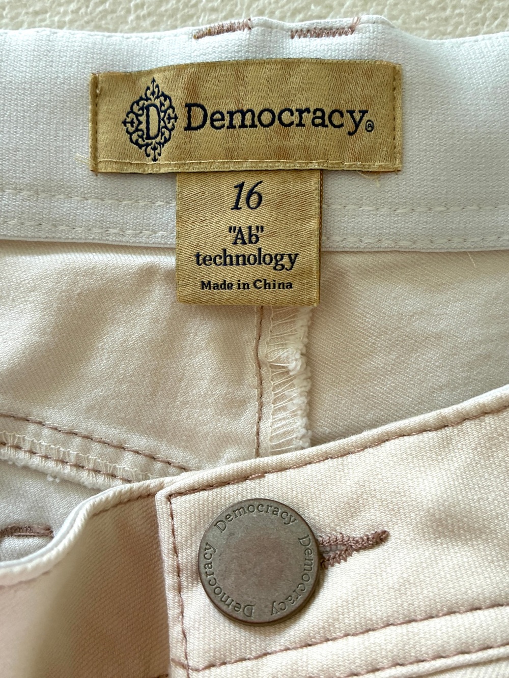 Democracy Cropped Jeans 16 Cream Ivory Straight Leg Stretch Raw Frayed Hem Denim - Picture 12 of 14